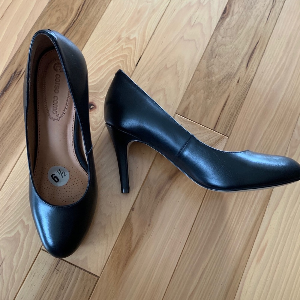 Corso Como Black leather heels Sz 6.5